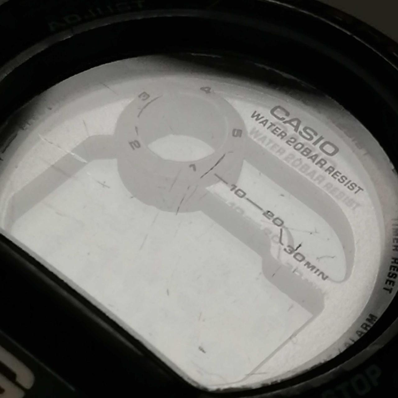 風防にキズあり