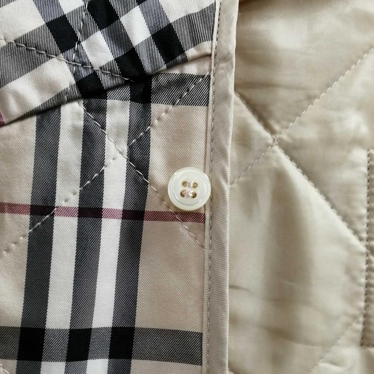 一箇所ボタン補修あり