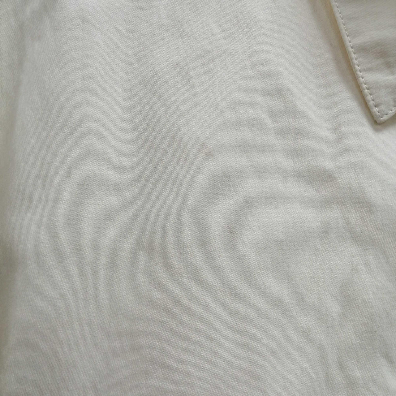 フロント向かって左胸汚れ有