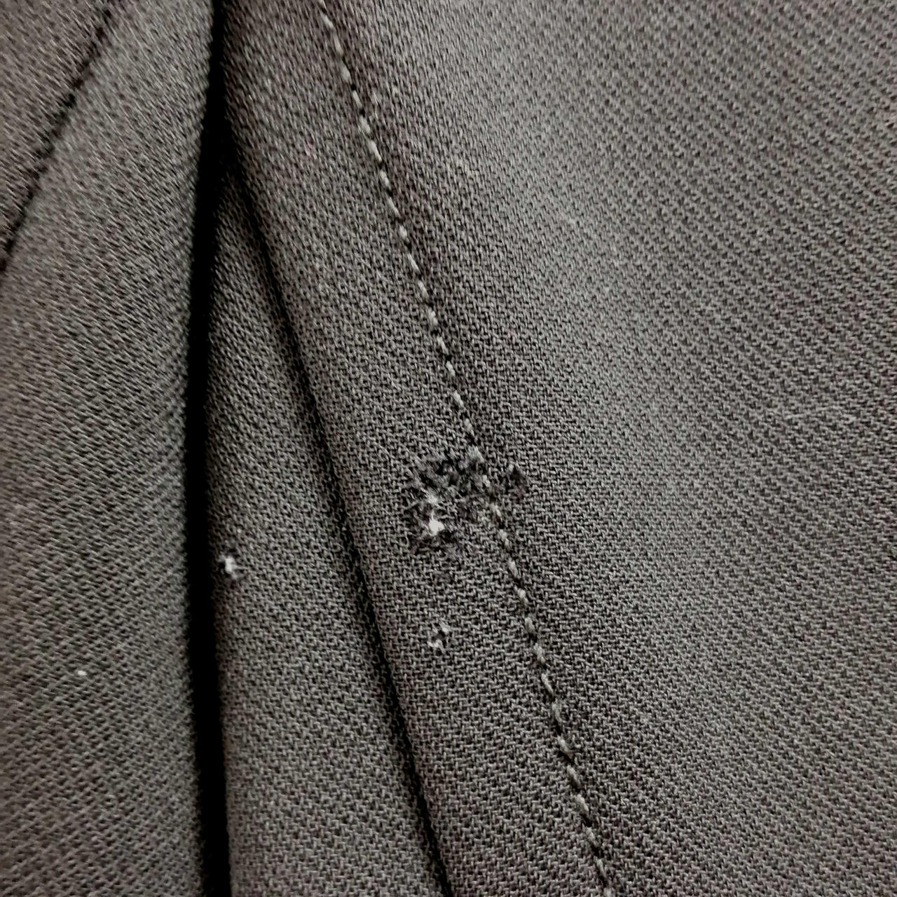 左脇、後ろにほつれ有