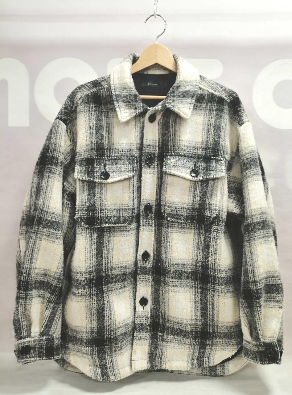 全体に毛羽立ち有