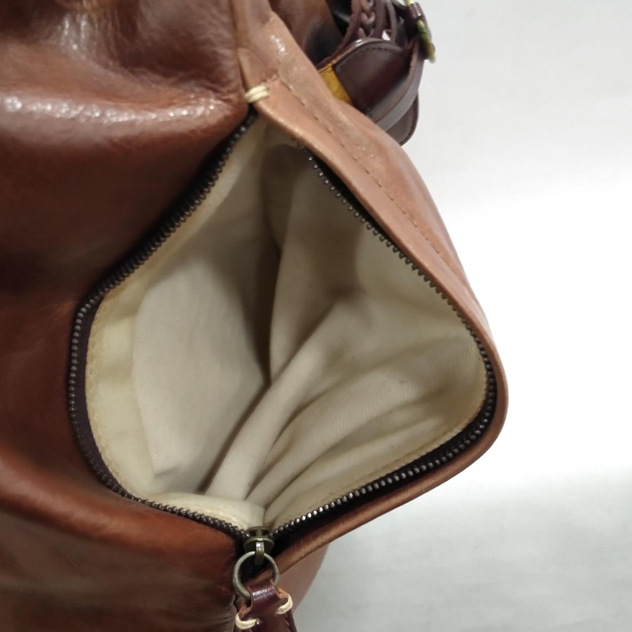 ファスナー近辺汚れ有