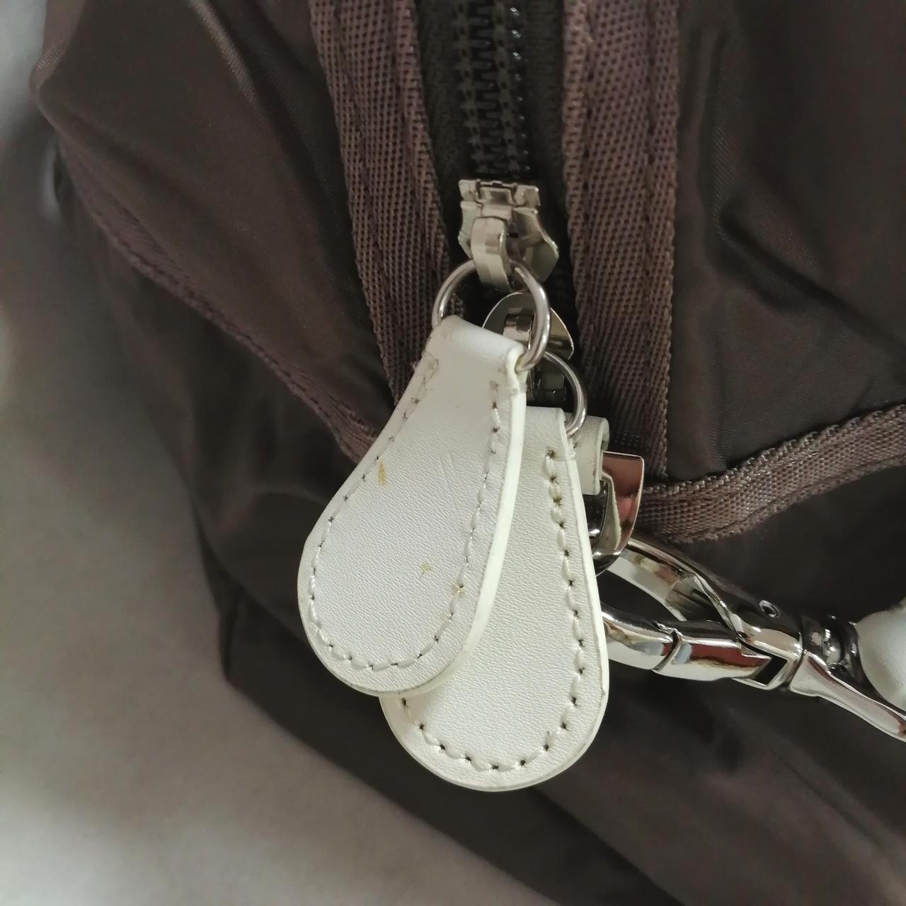 チャック部分お汚れあり