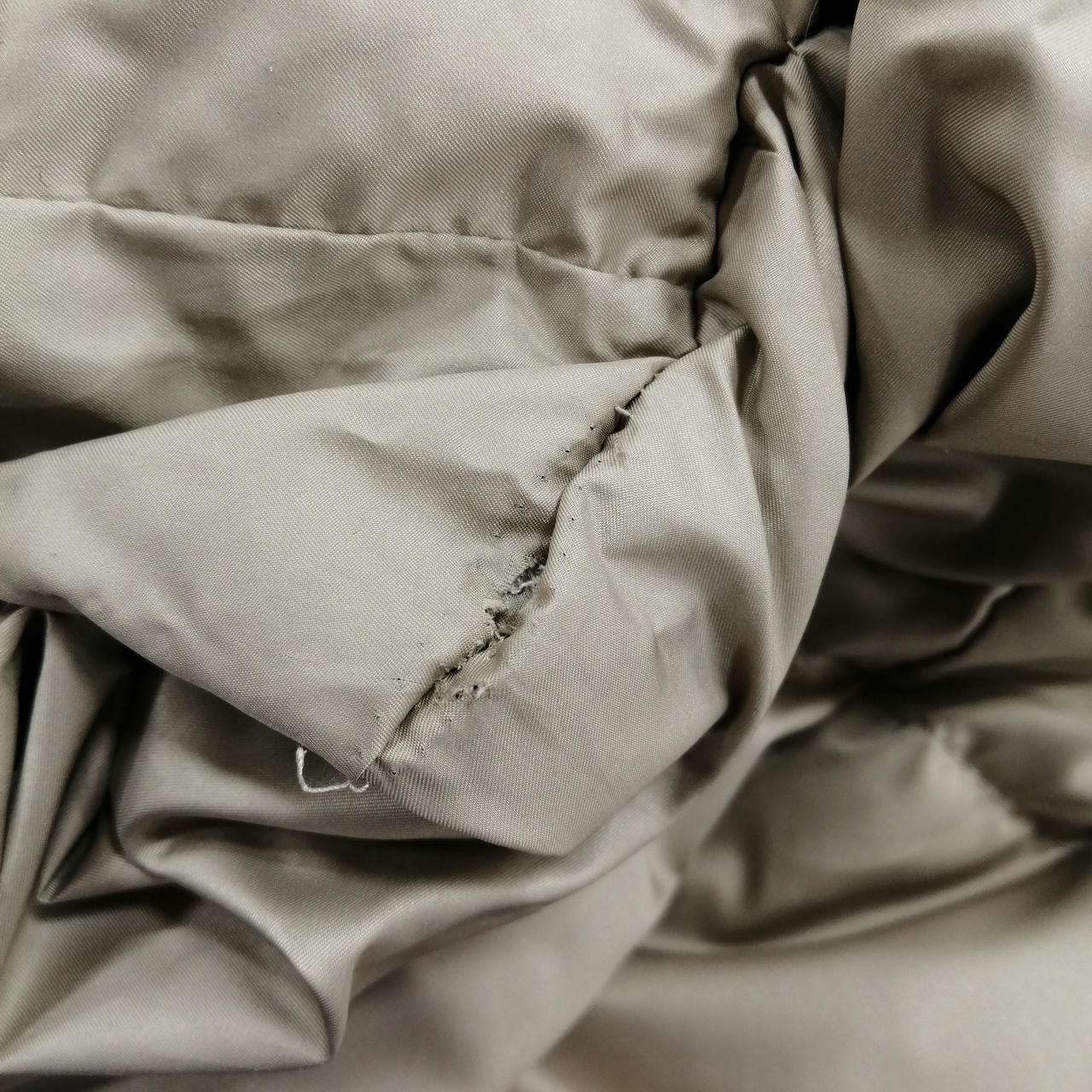 右ポケット内側ホツレ有