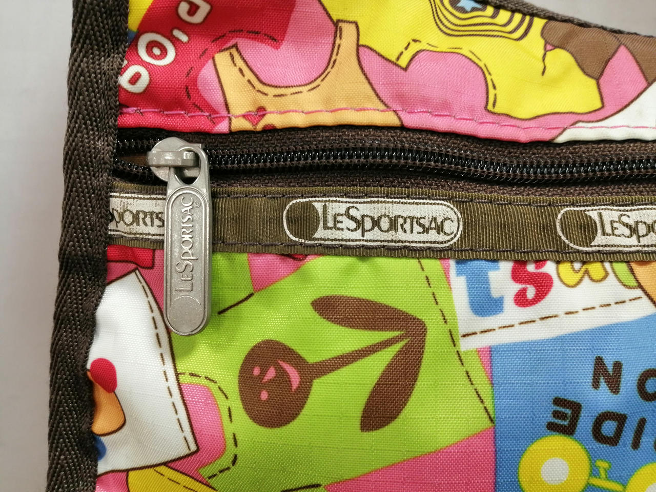 ロゴテーププリント剥げ