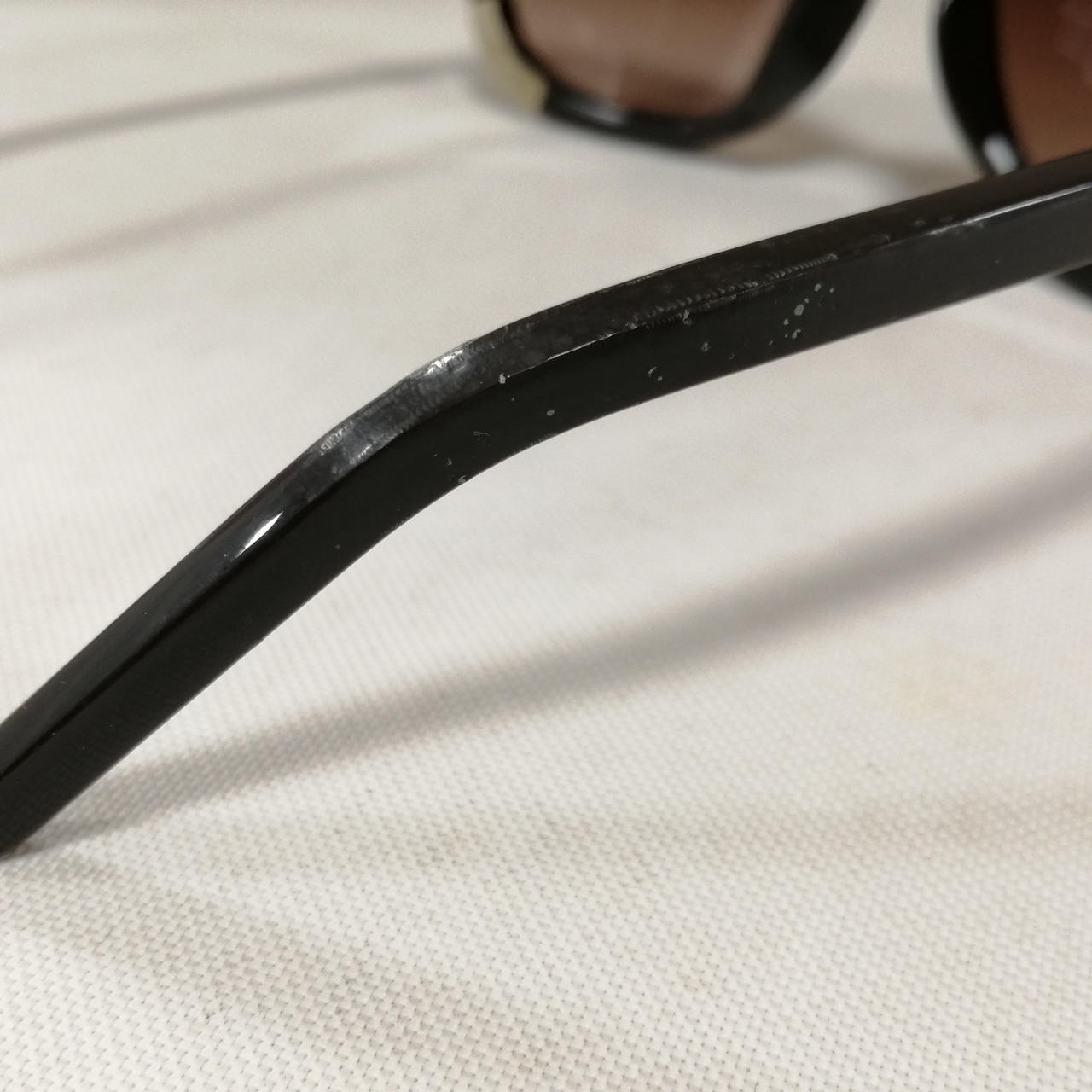 テンプル右側傷有