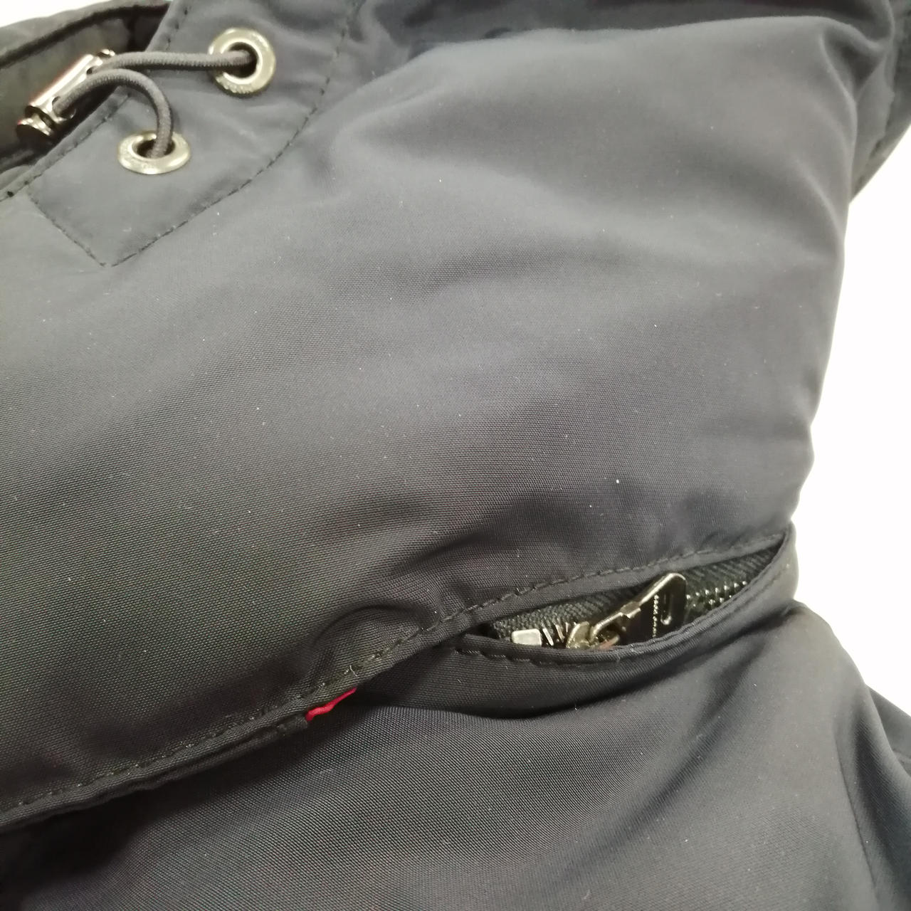 フードは取り外し可能