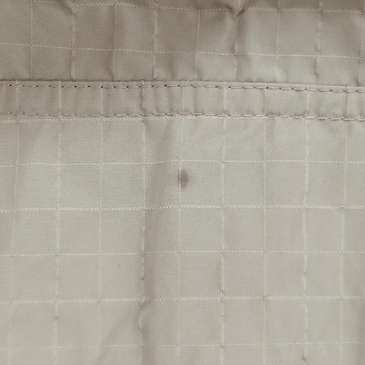 フロント左側ポケット小さなシミ