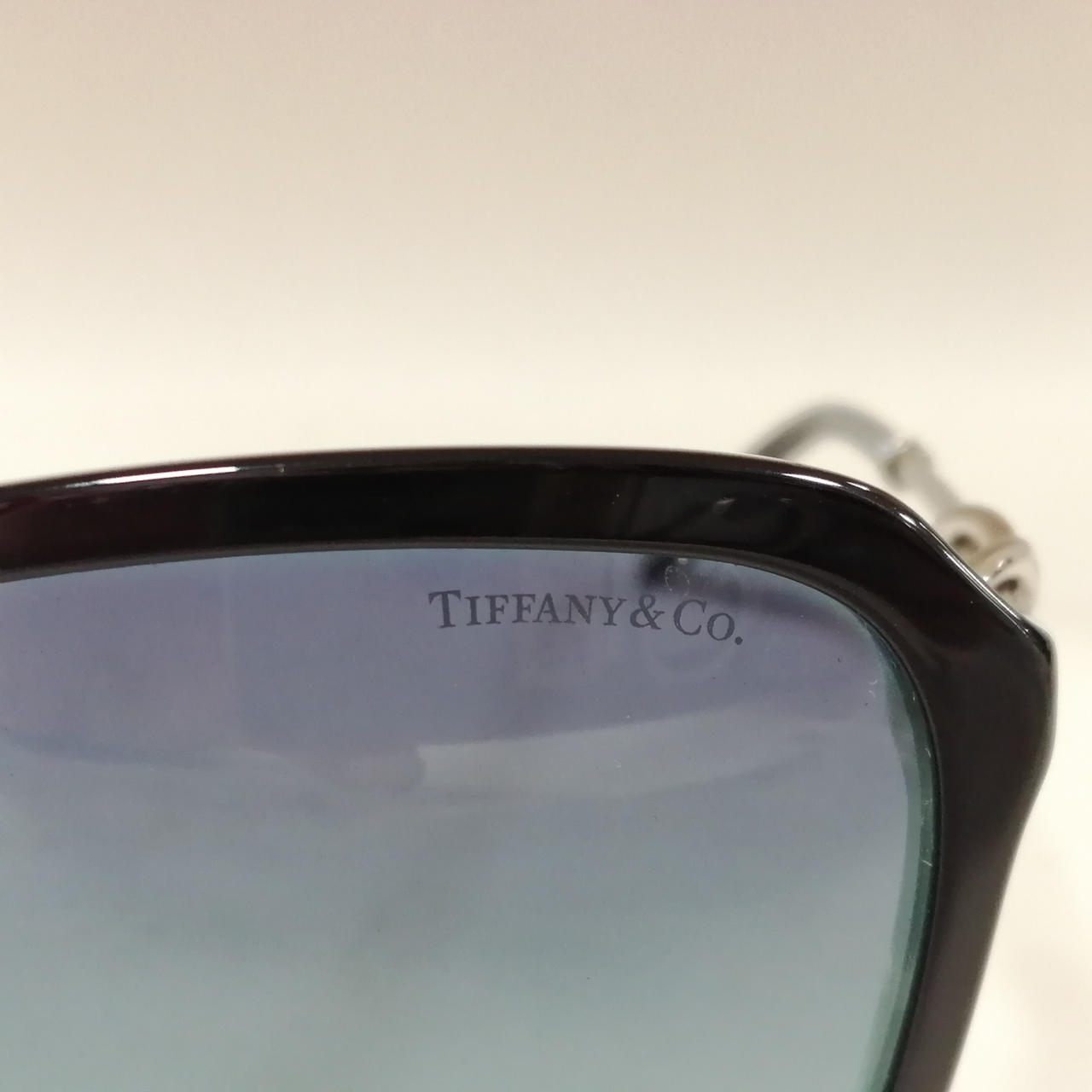 ティファニー(TIFFANY&CO.)|インフィニティストーン付サングラス