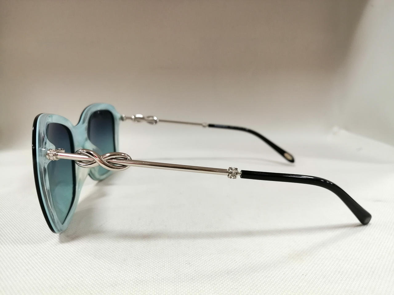 ティファニー(TIFFANY&CO.)|インフィニティストーン付サングラス