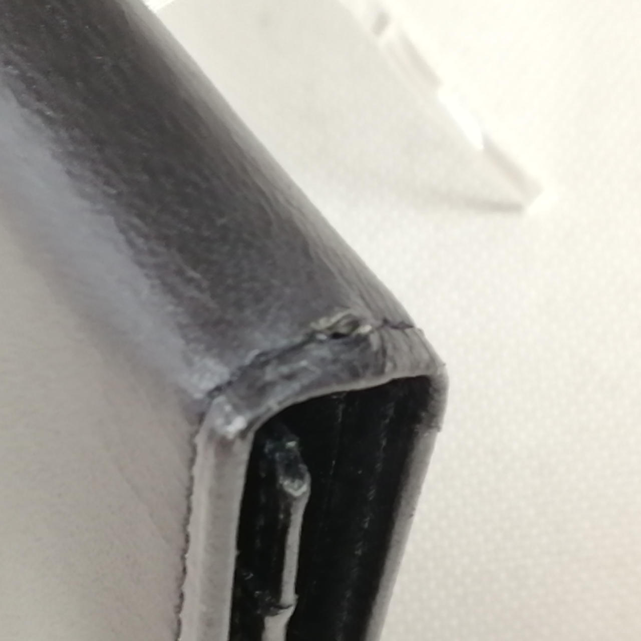 角スレ/穴あき有