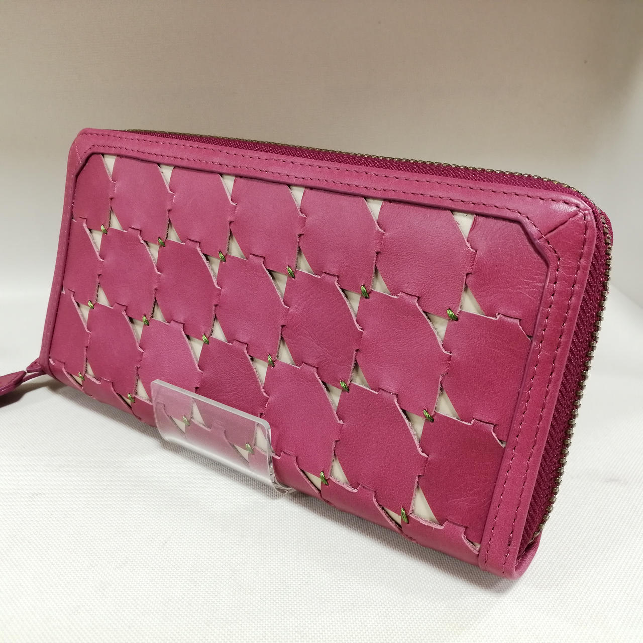 【新品・未使用品】Sybillaシビララウンドファスナー長財布　ムーチョシリーズ Sybilla 長財布 ラウンドファスナー sybilla シビラ ムーチョ