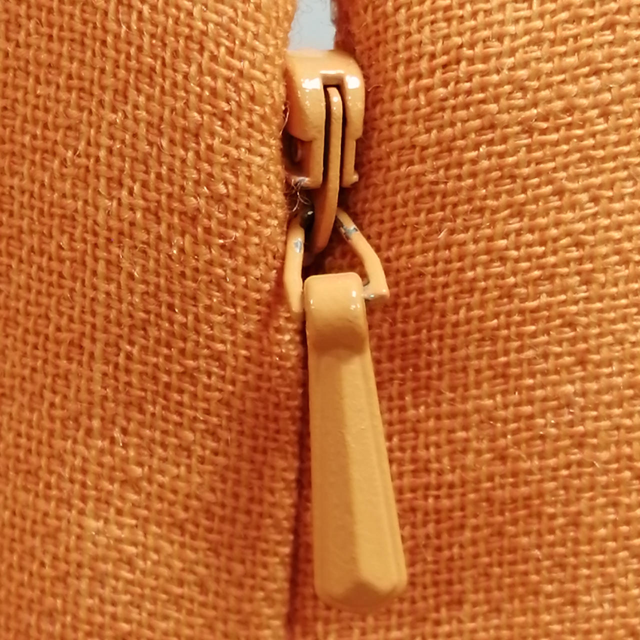 ファスナー若干塗装剥げ有