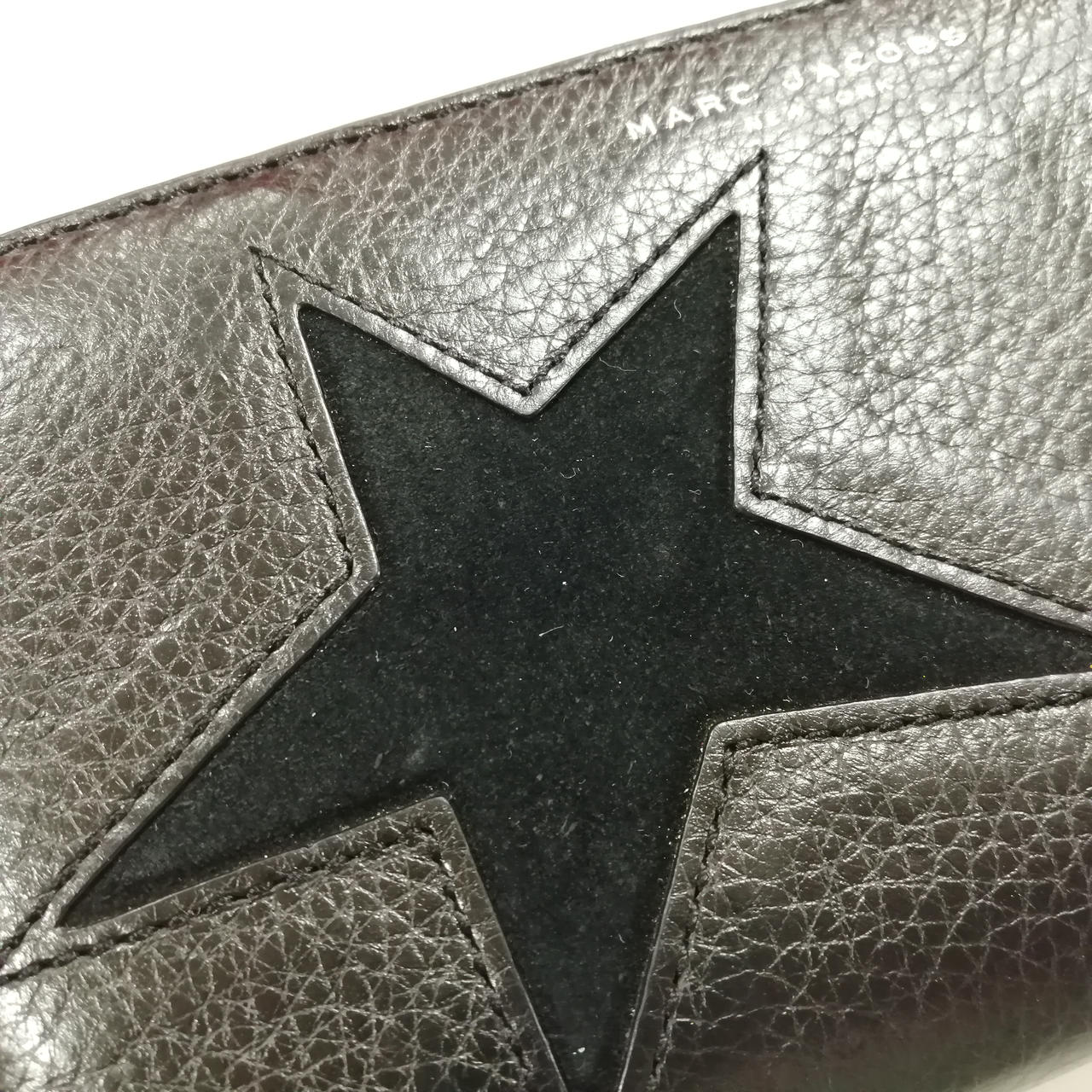 美品希少】MARC JACOBS 日本限定 スター ラウンドジップ 長財布 美品希少】MARC JACOBS 日本限定 スター ラウンドジップ 長財布