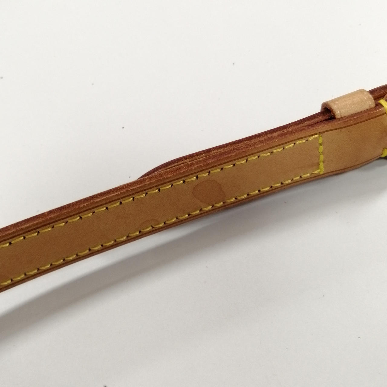 ショルダー部分シミ有