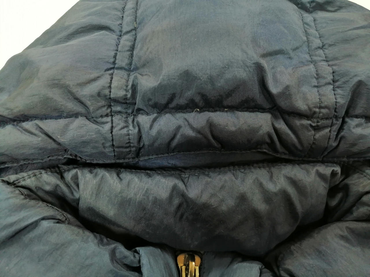 フードフチ/首元汚れ有