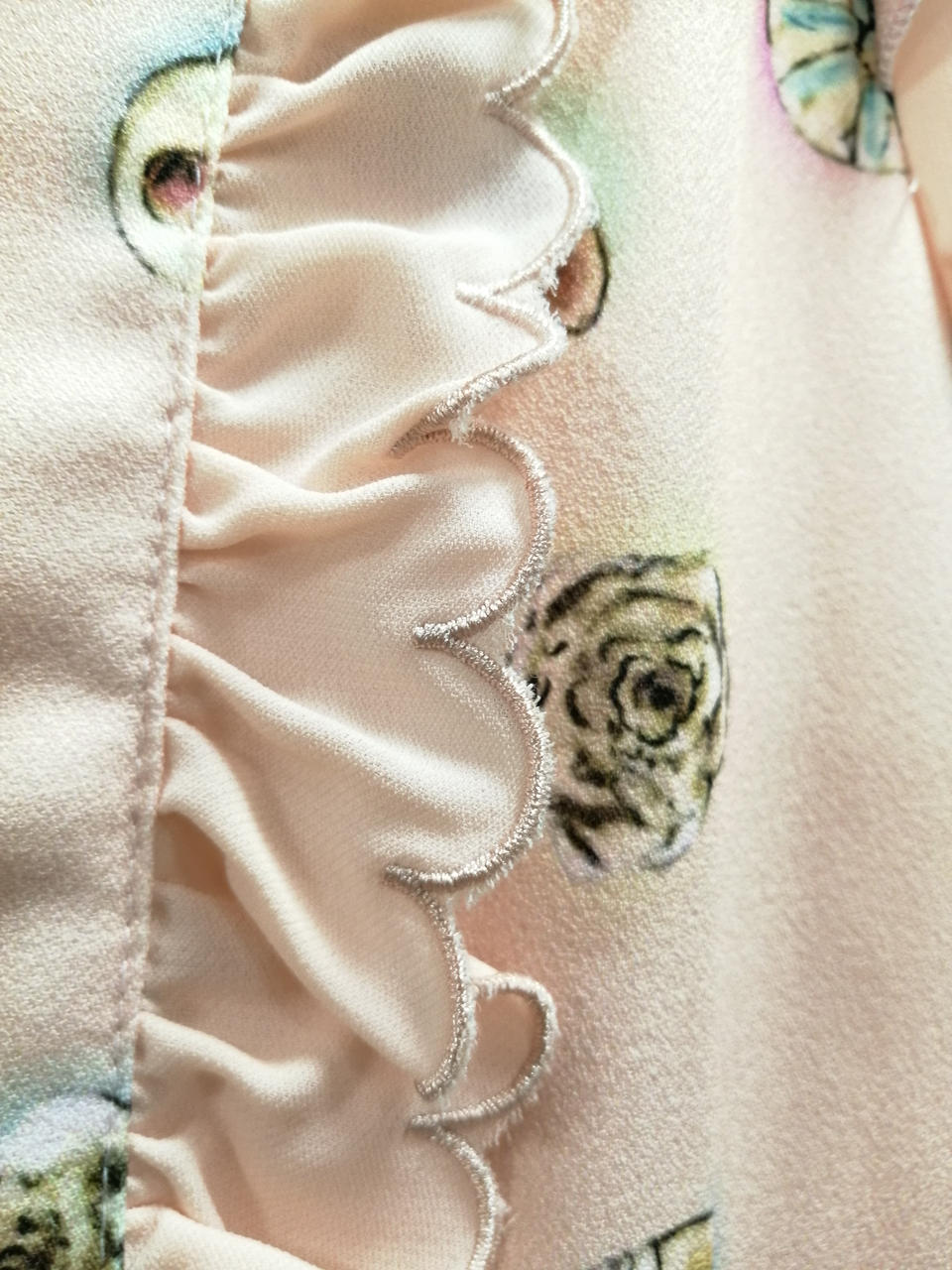 レース若干毛羽立ち