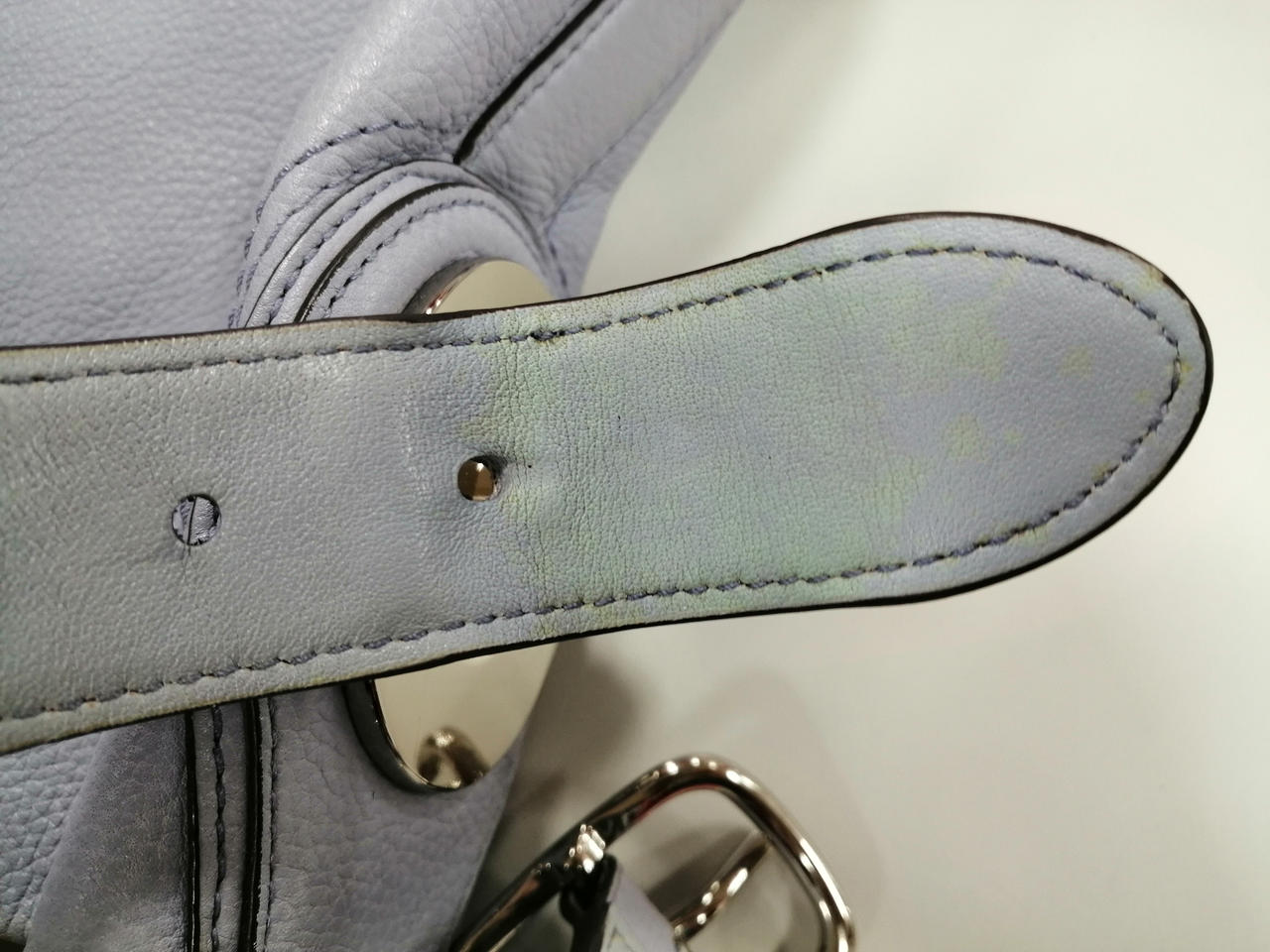 ハンドル裏汚れ/変色/型崩れ