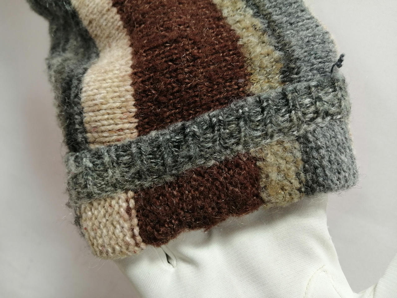 袖口折り返しデザイン