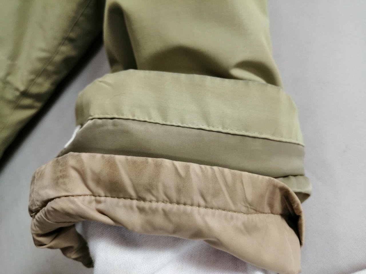 ライナー含両袖口汚れ大