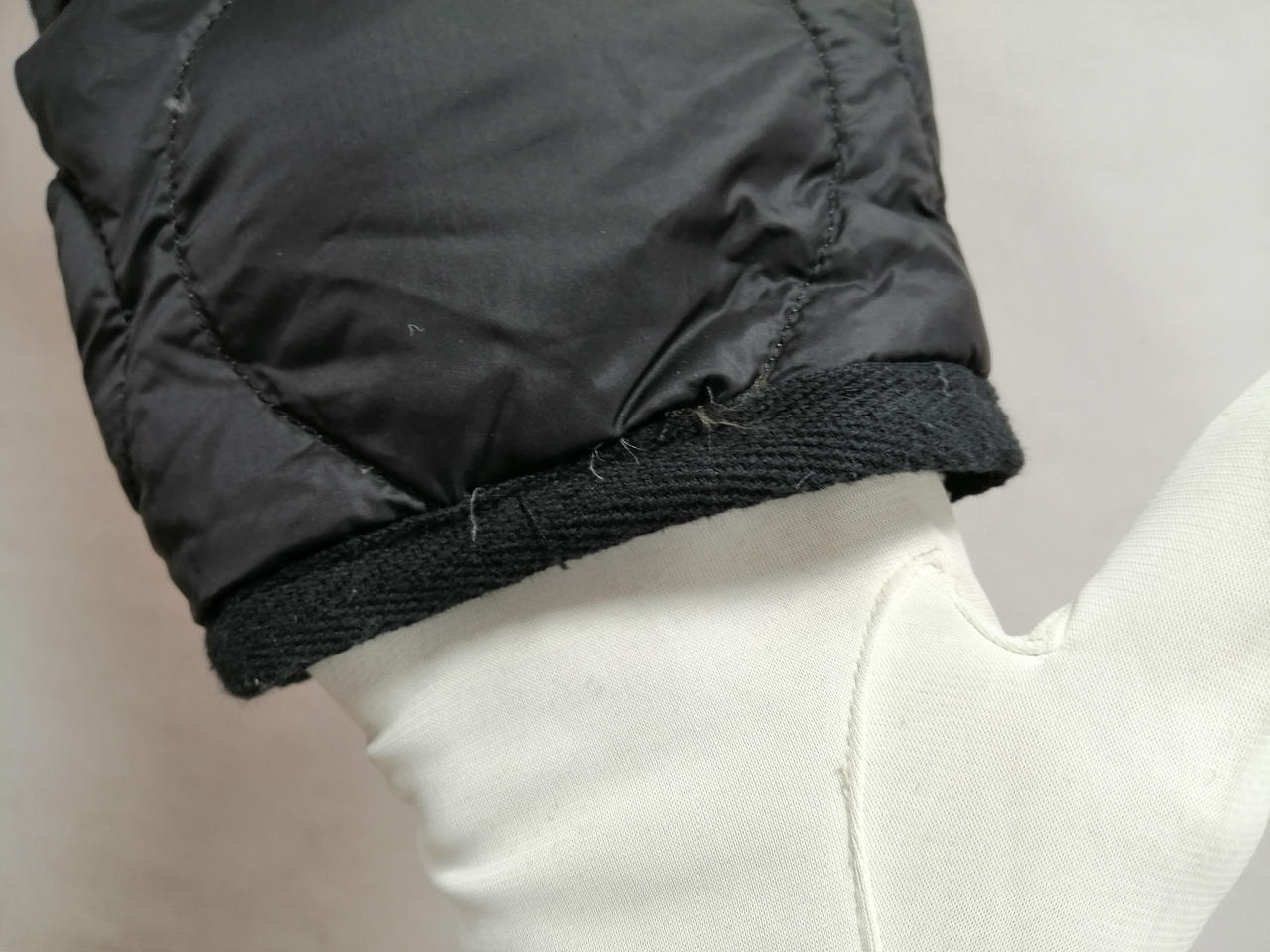 袖口若干色褪せ