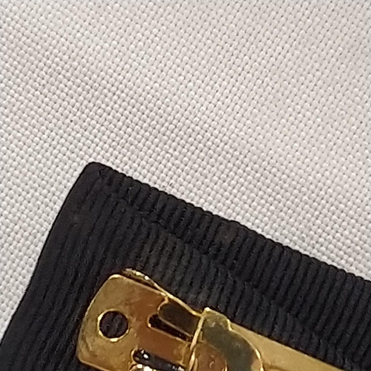 金具付近汚れ多数有