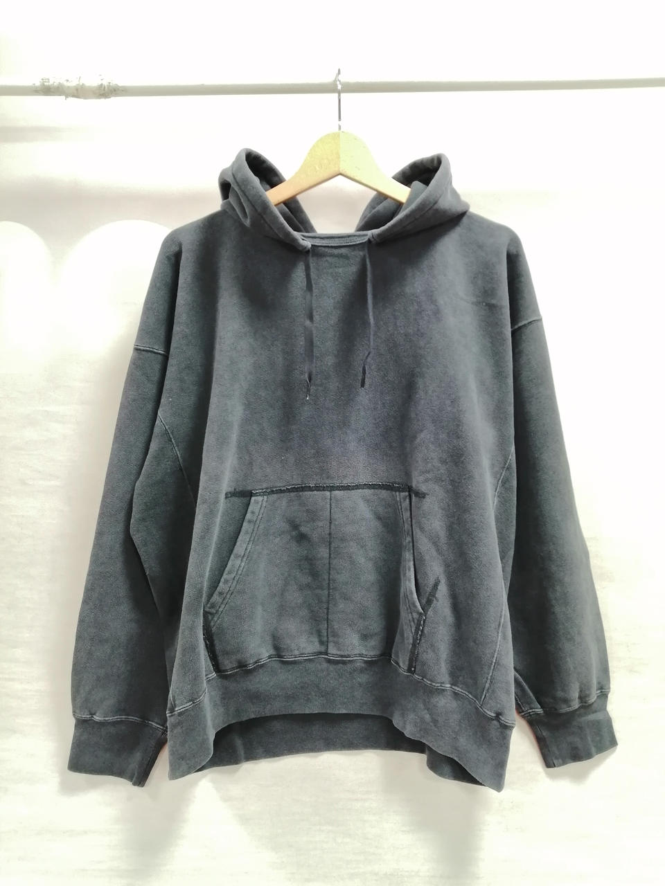 レミレリーフ(REMI RELIEF)|ヴィンテージ加工フーディー|HARDOFFオフ