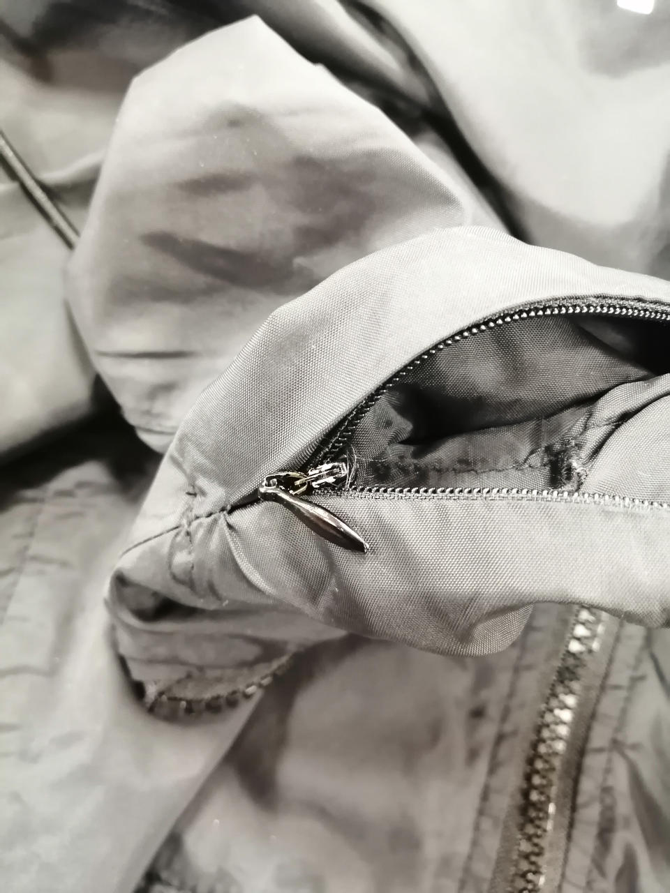 チャック開閉不良