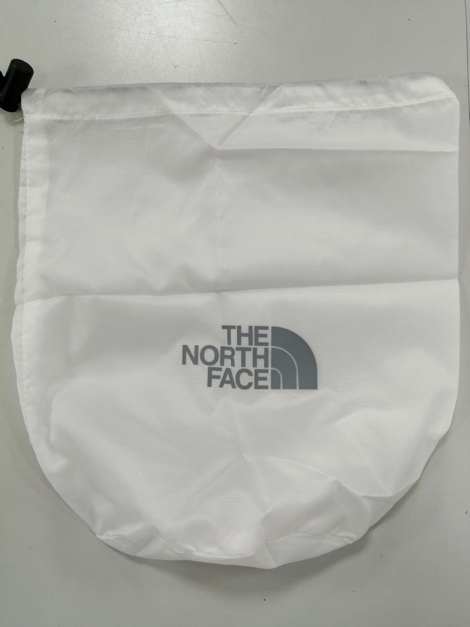 収納袋付きです。