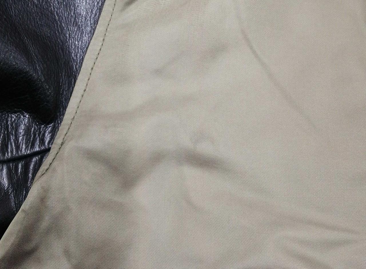 右胸部分、お汚れがございます