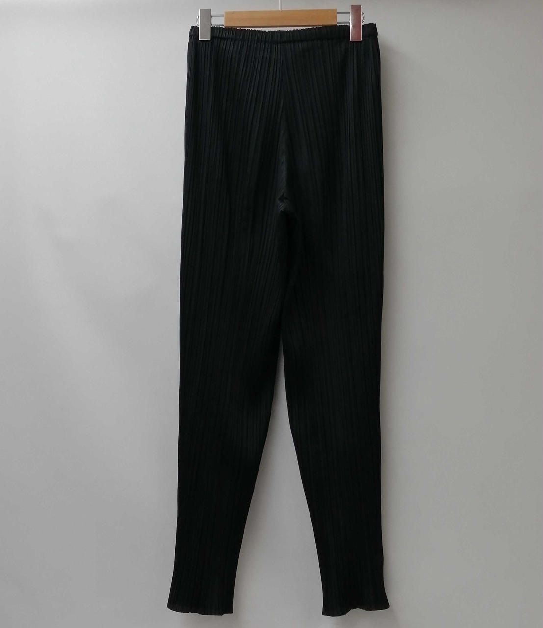 ⭐美品⭐ PLEATS　PLEASE パンツ PLEATS PLEASE ISSEY MIYAKE（カジュアルパンツ）のフリマ