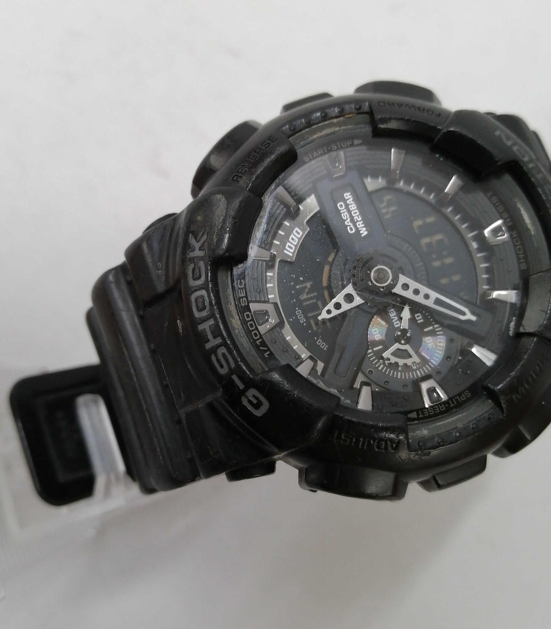 ガラスにキズあり