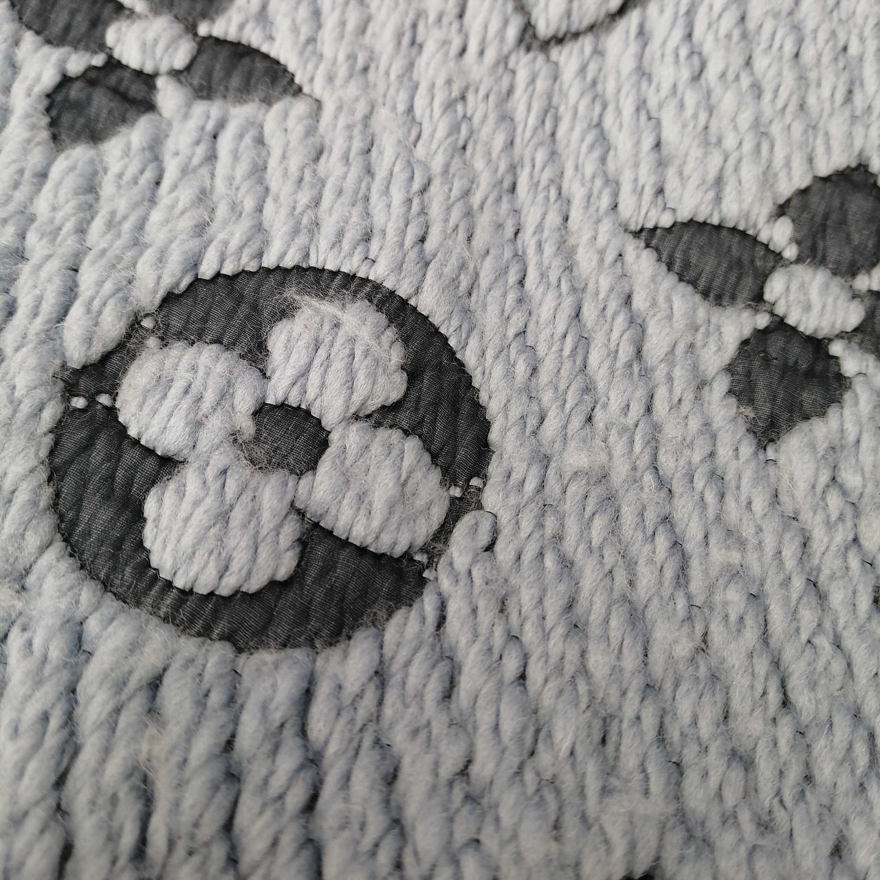 糸飛び出しあり