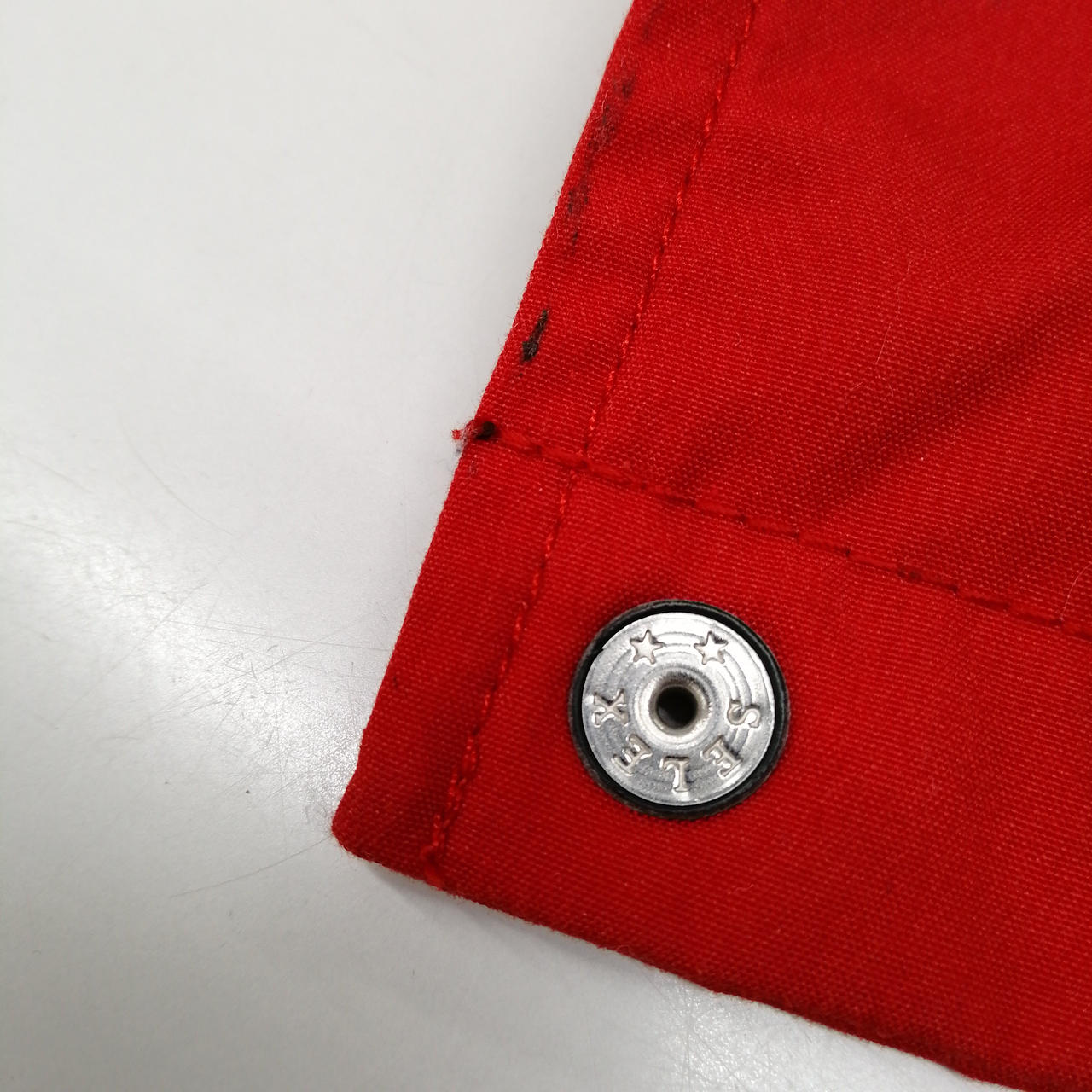 内側に汚れあり