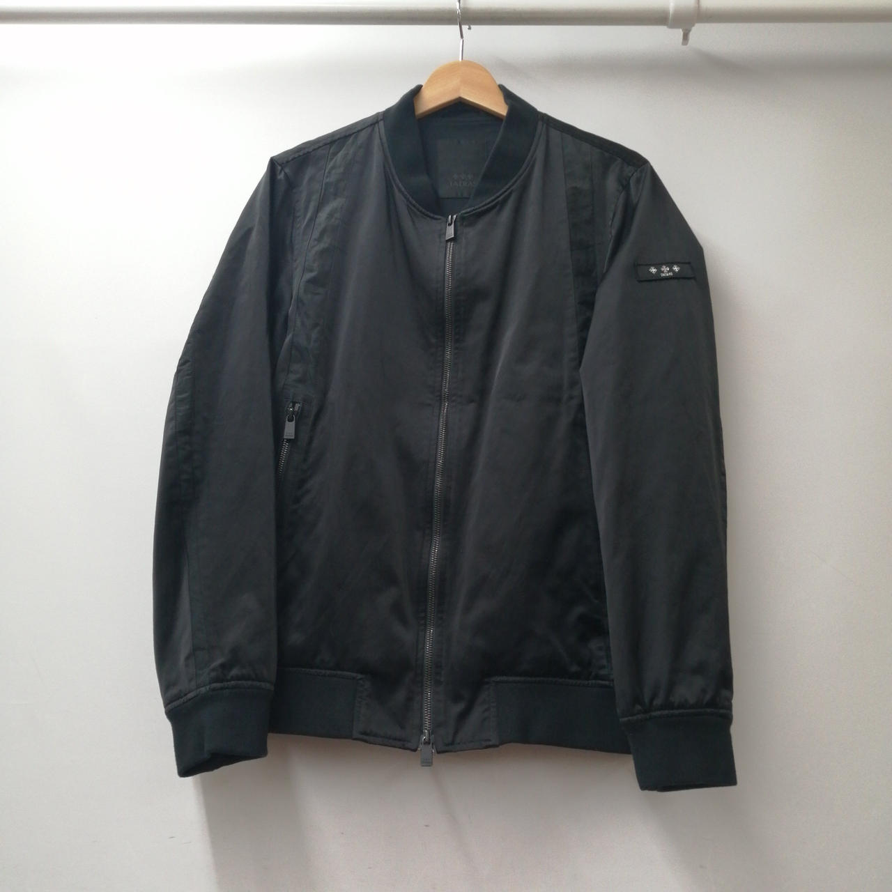 TATRAS 型番：MTA19S4593 ブルゾン