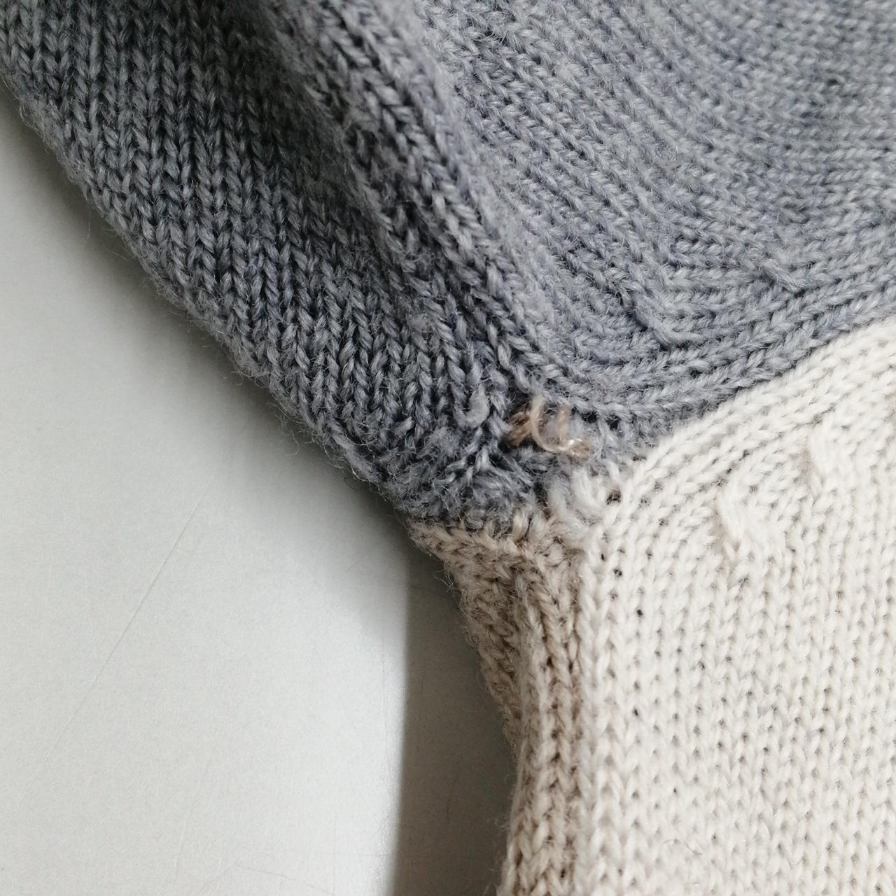 糸飛び出しあり