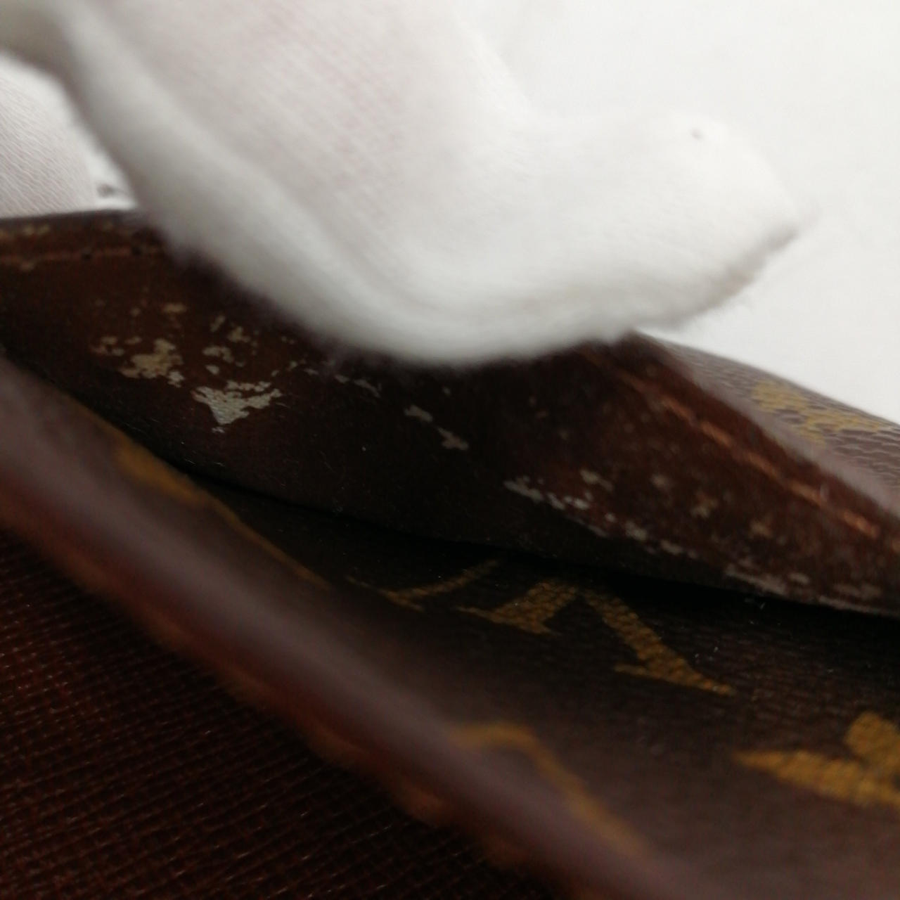 内ポケット内剥がれあり