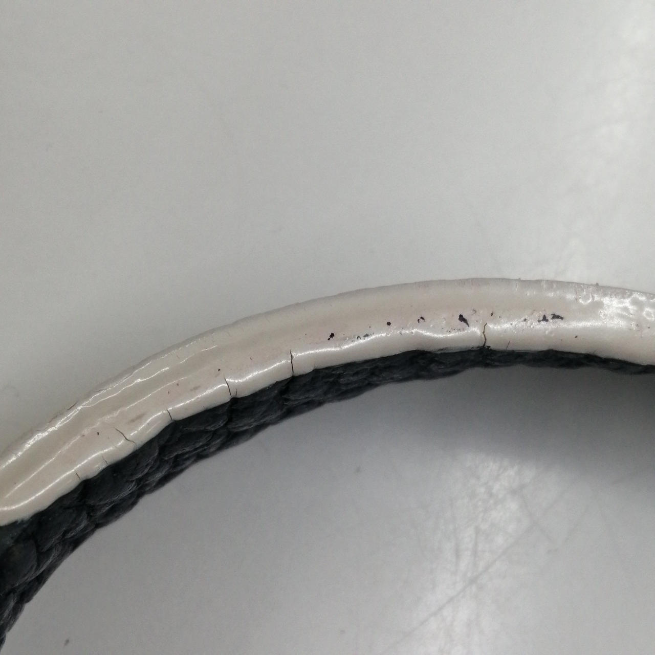 持ち手ヒビあり