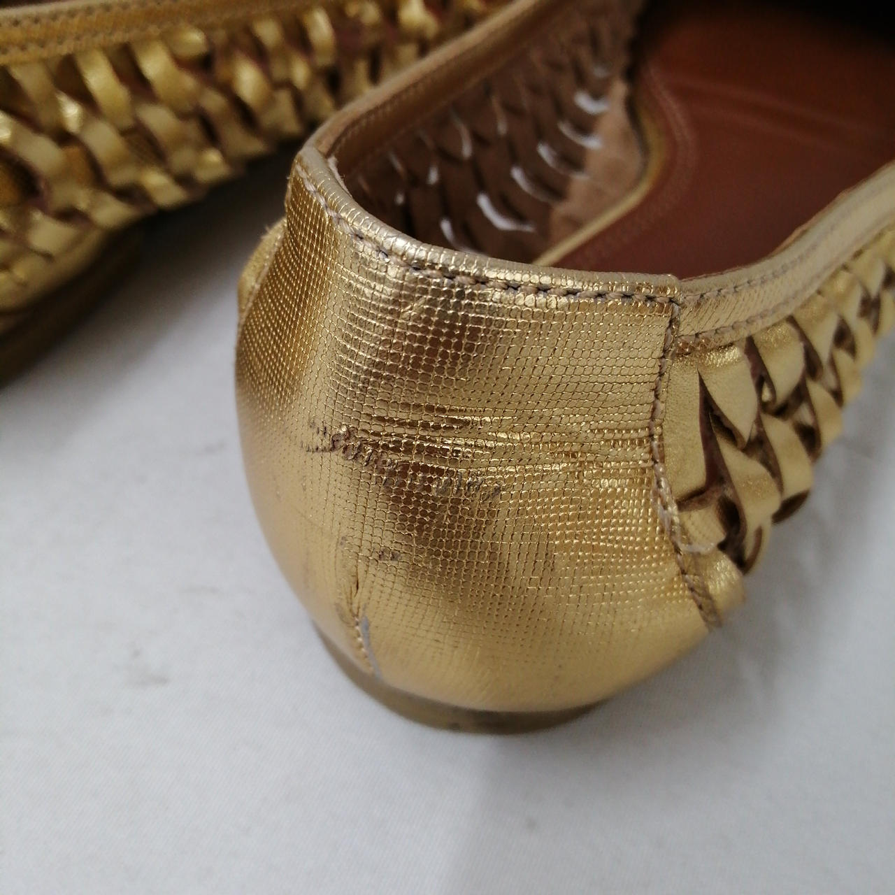 ヨレ、潰れあり