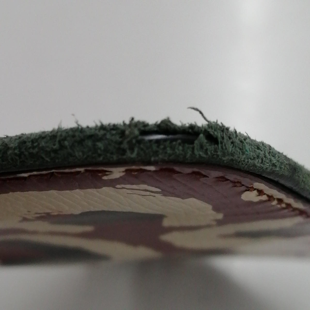 擦れ穴あきあり