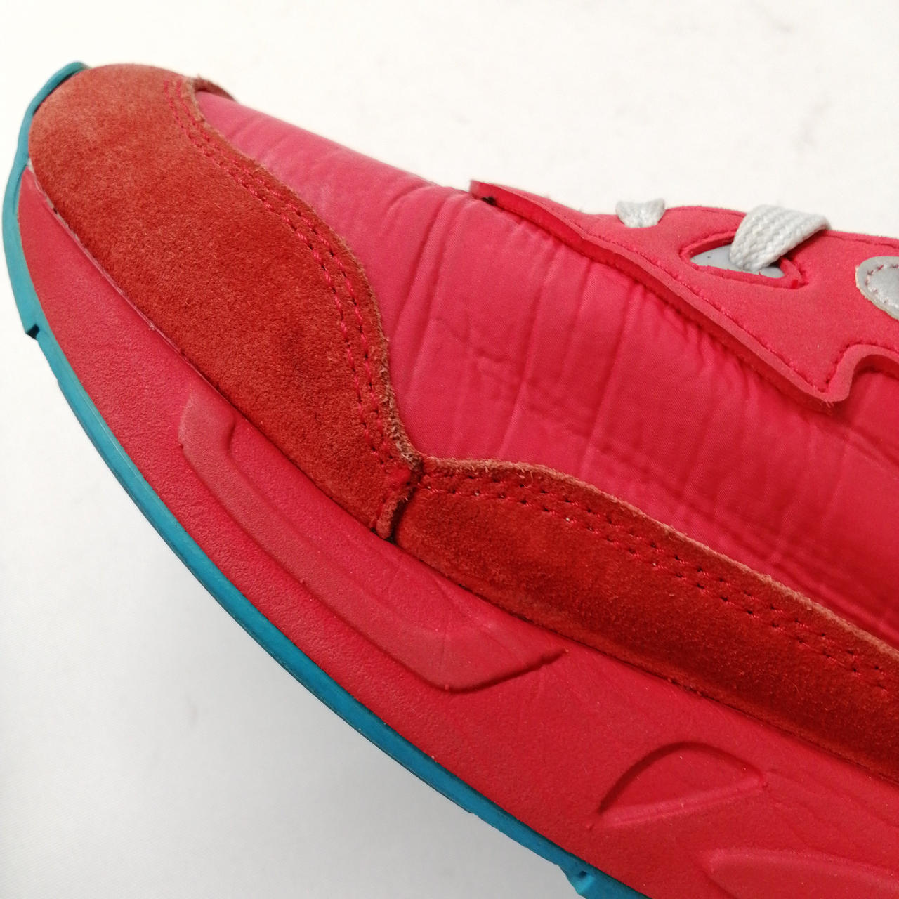 擦れ、汚れがございます