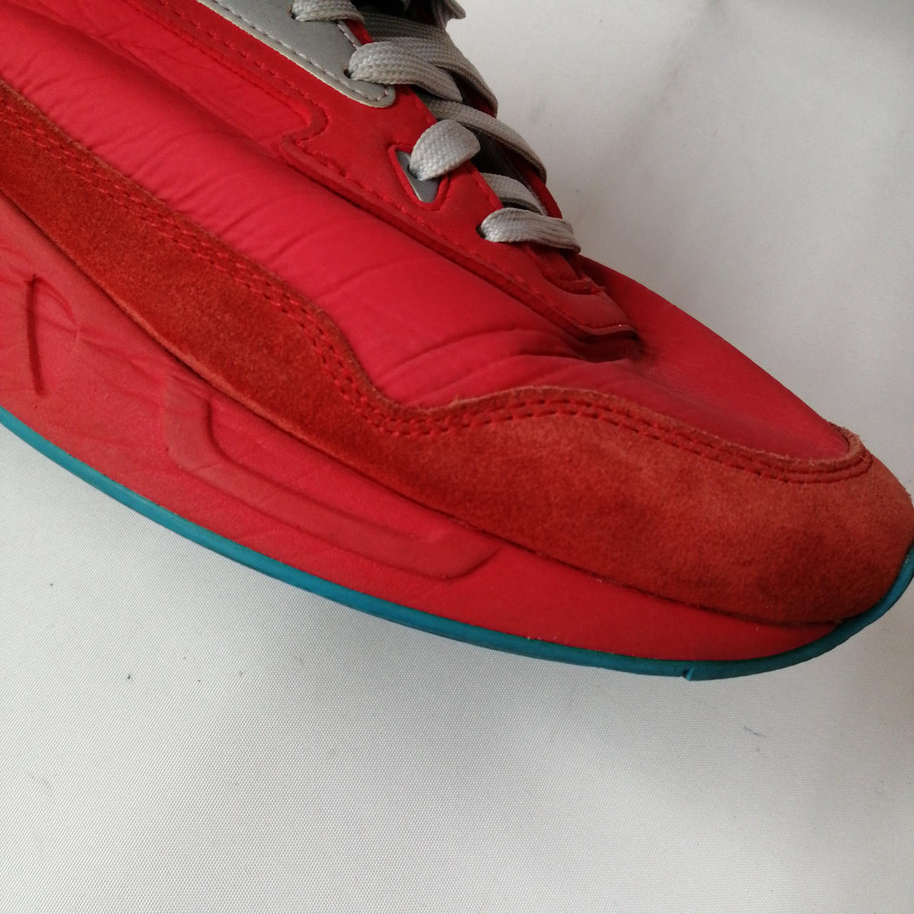 擦れ、汚れがございます