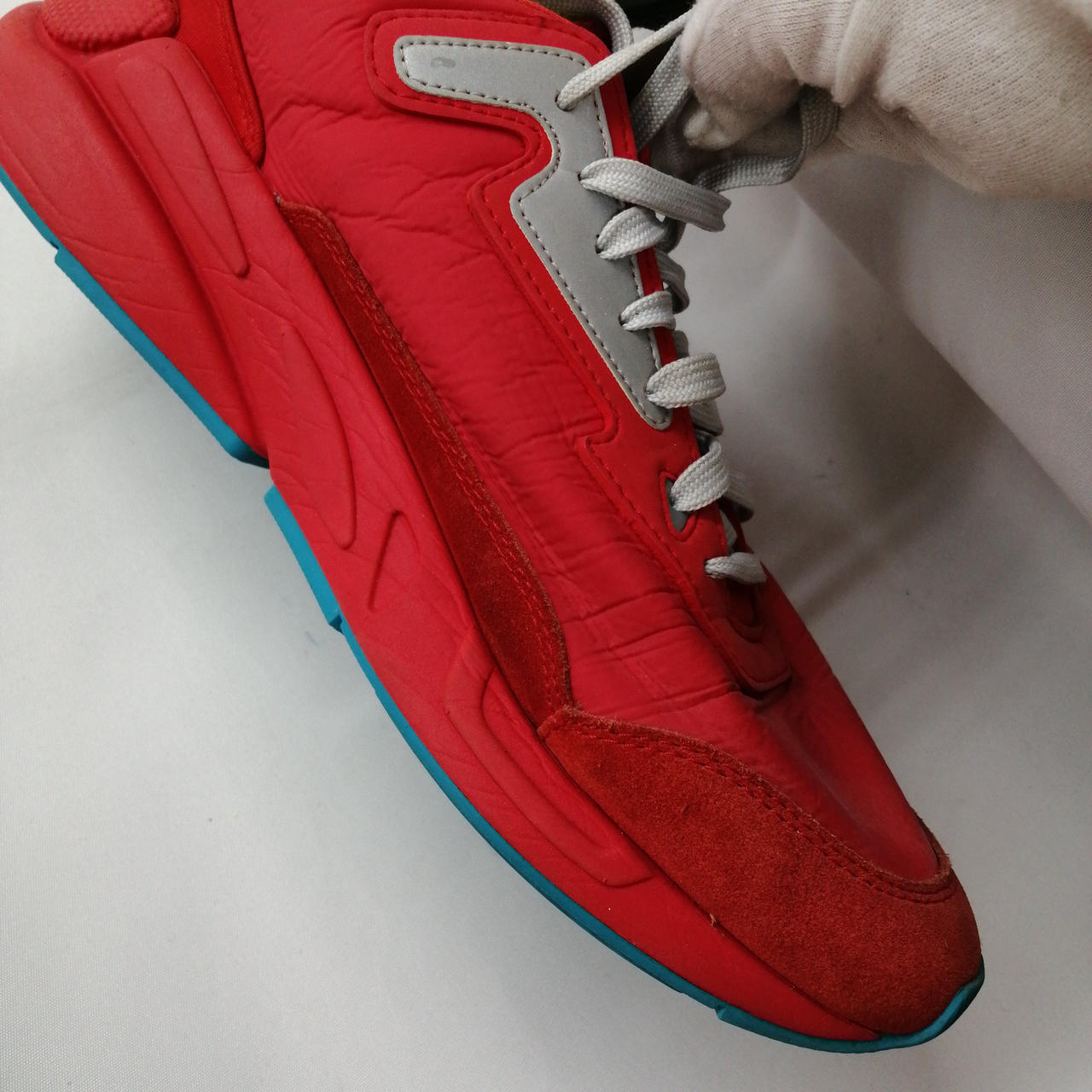 擦れ、汚れがございます