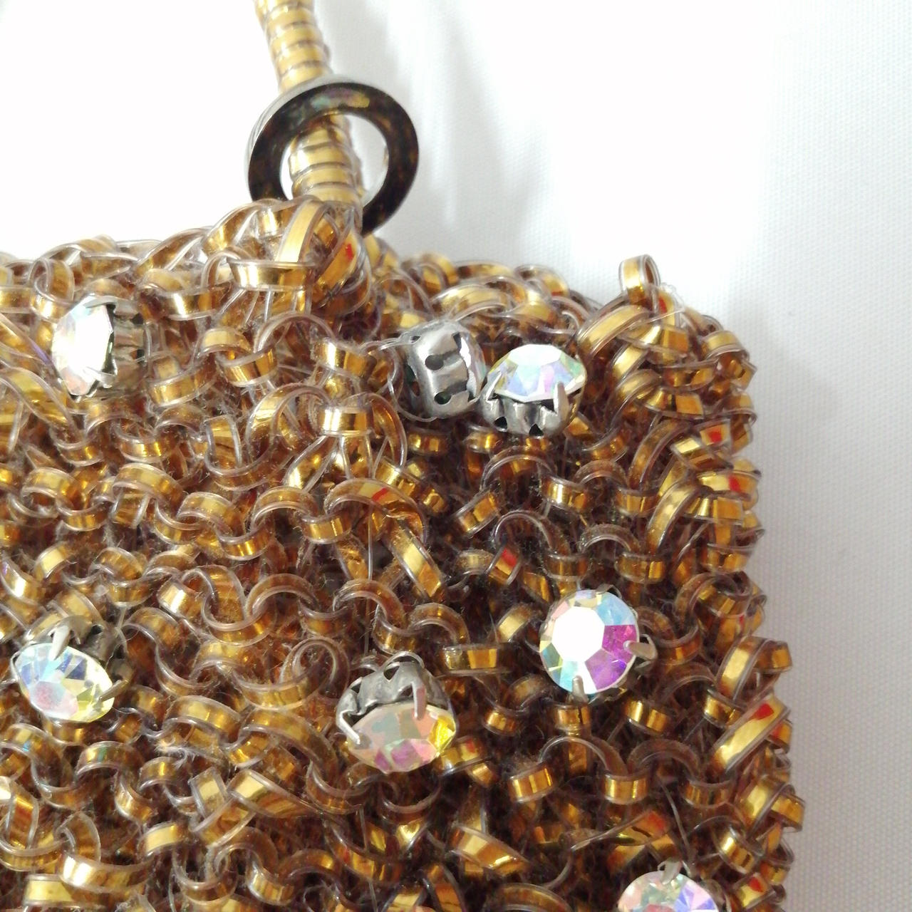 ストーンが取れかかっています