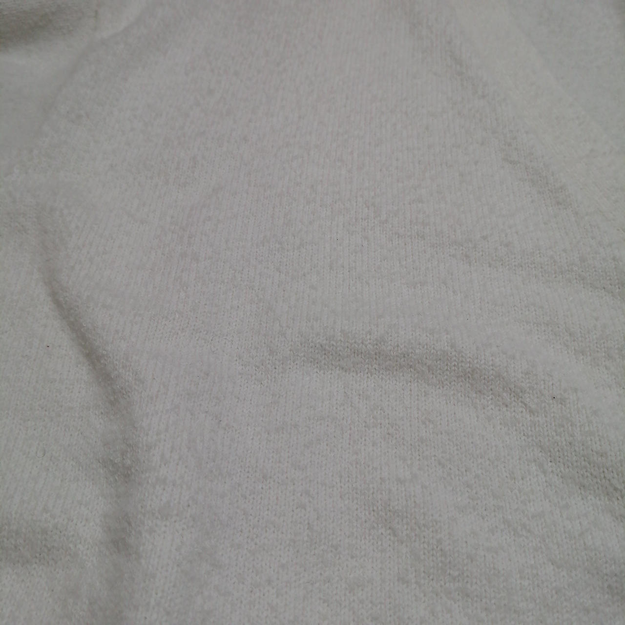 タオル地のように生地にでこぼこがあります