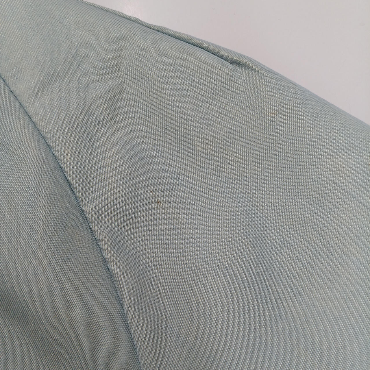 肩口汚れあり