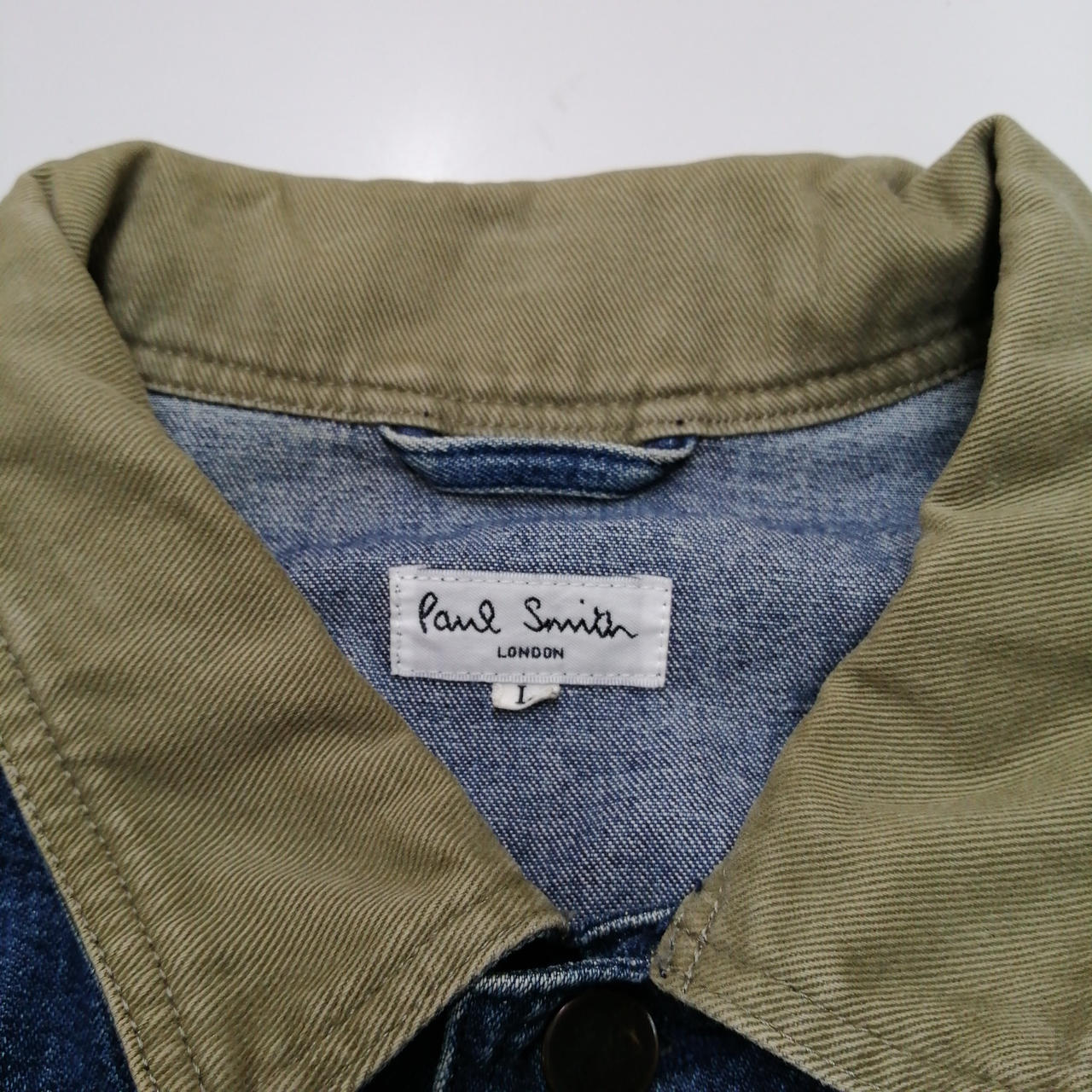 色褪せがございます