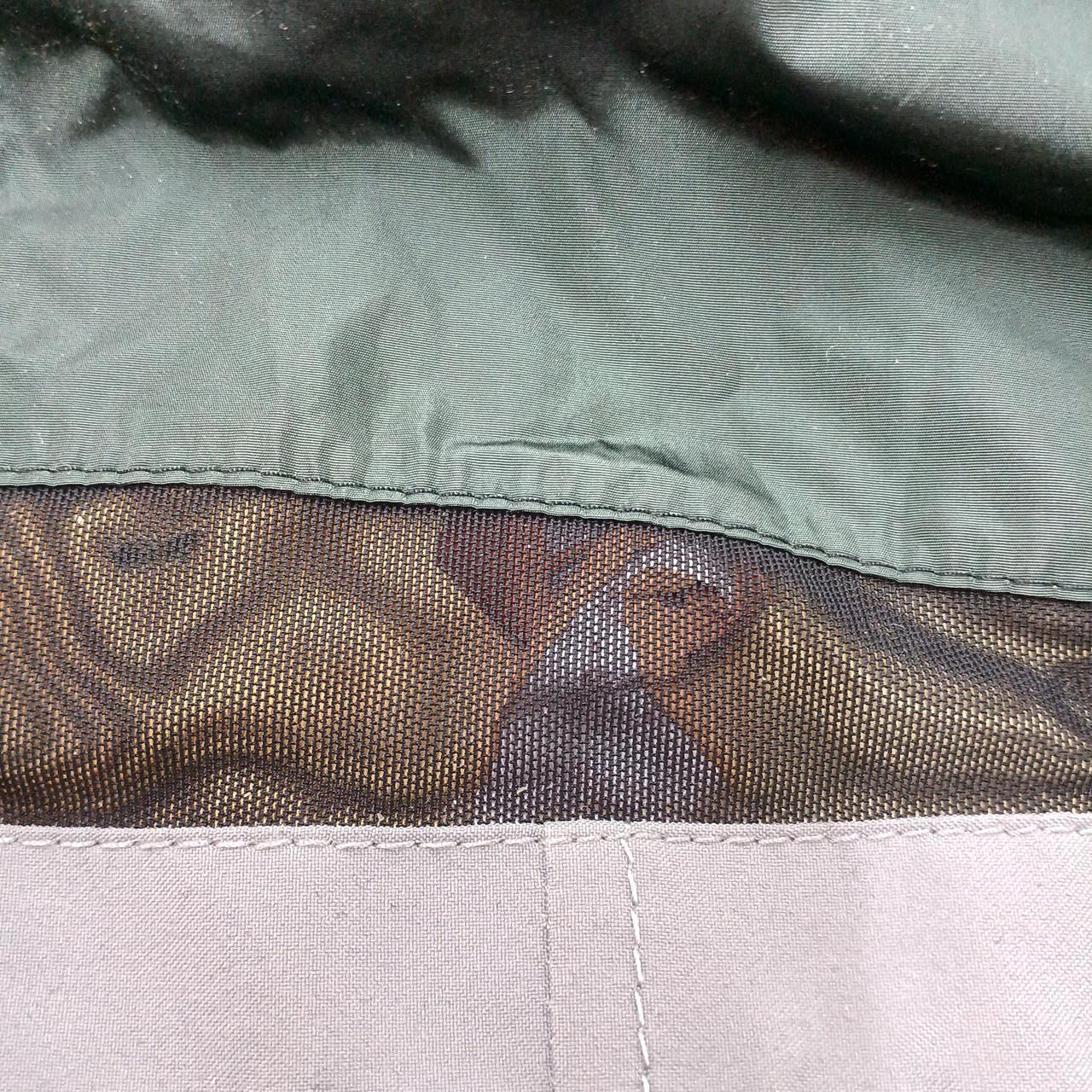 内側中破れあり