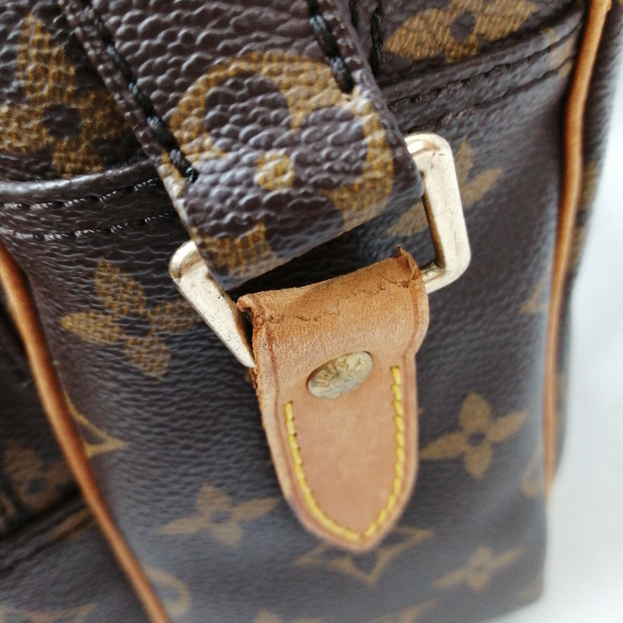 乾燥でひび割れあり