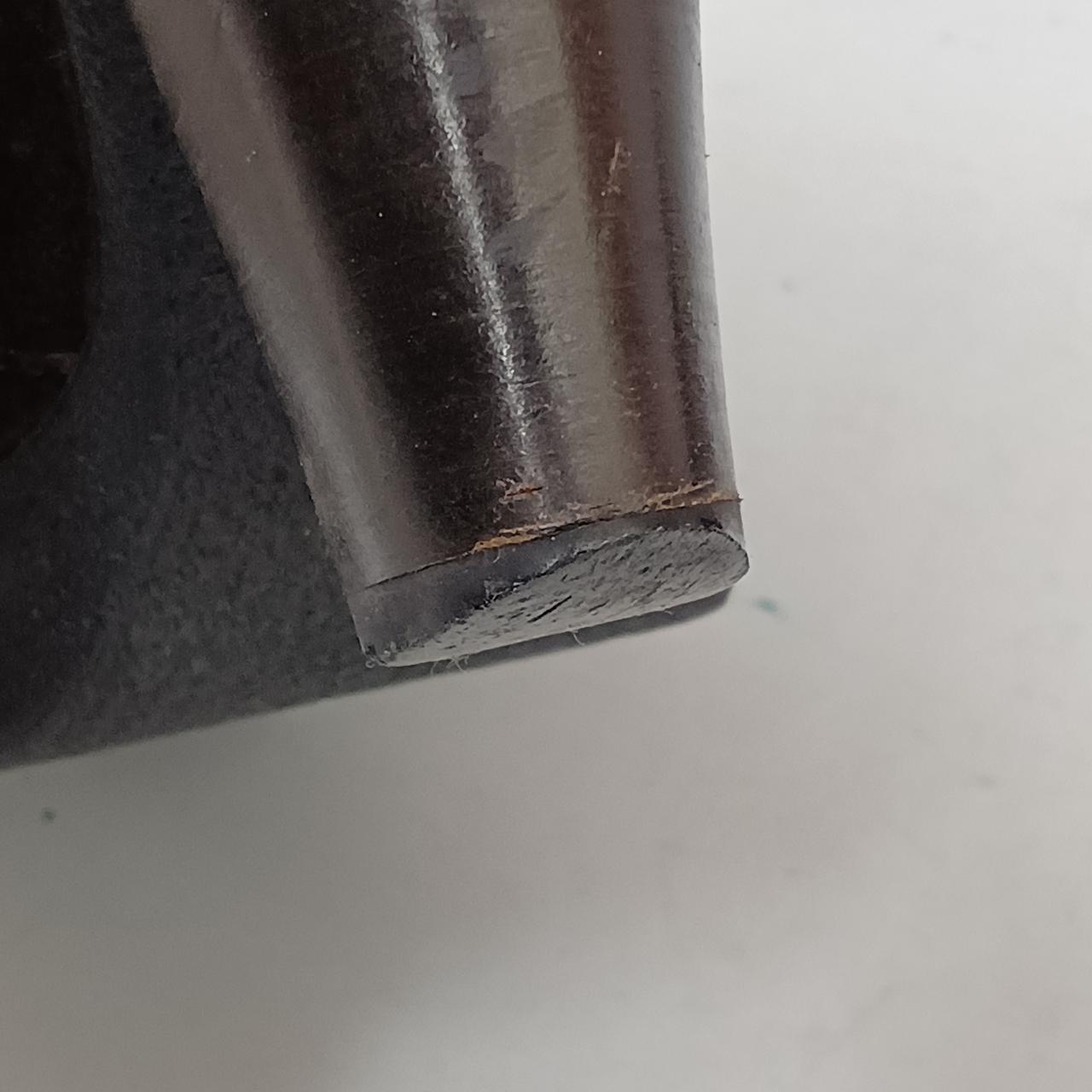 右足ヒールへりあり